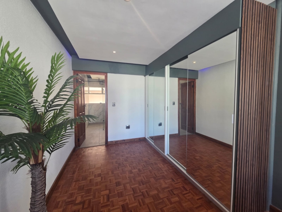 To Let 2 Bedroom Property for Rent in Sea Point Western Cape